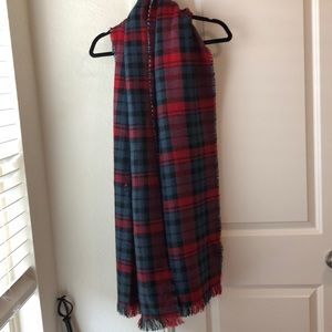 Evelyn K New York Scarf